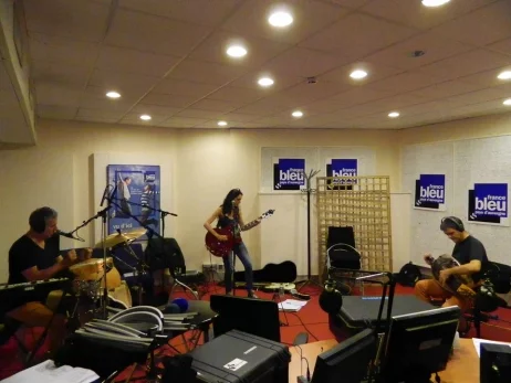 140921 Hypnotic Wheels - live France Bleu 01